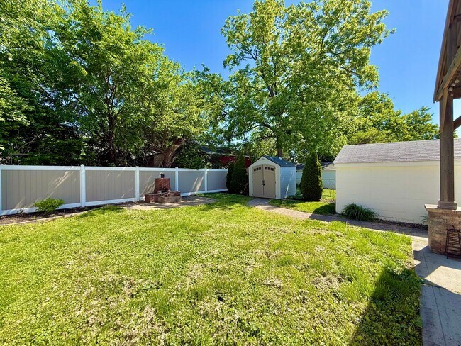 Building Photo - Fully Renovated 3-Bedroom 3-Bathroom Gem in Cincinnati!