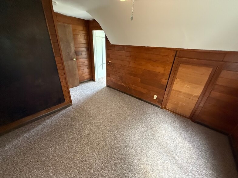 Building Photo - 1330 Dewey Ct
