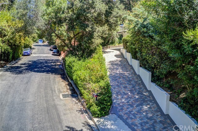 Building Photo - 2740 Hutton Dr