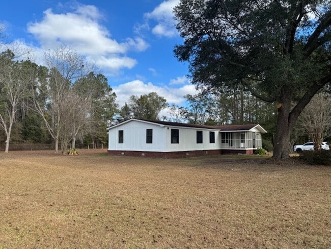 Building Photo - FOR RENT