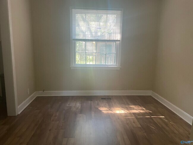 Building Photo - 2018 Sewanee Rd SW