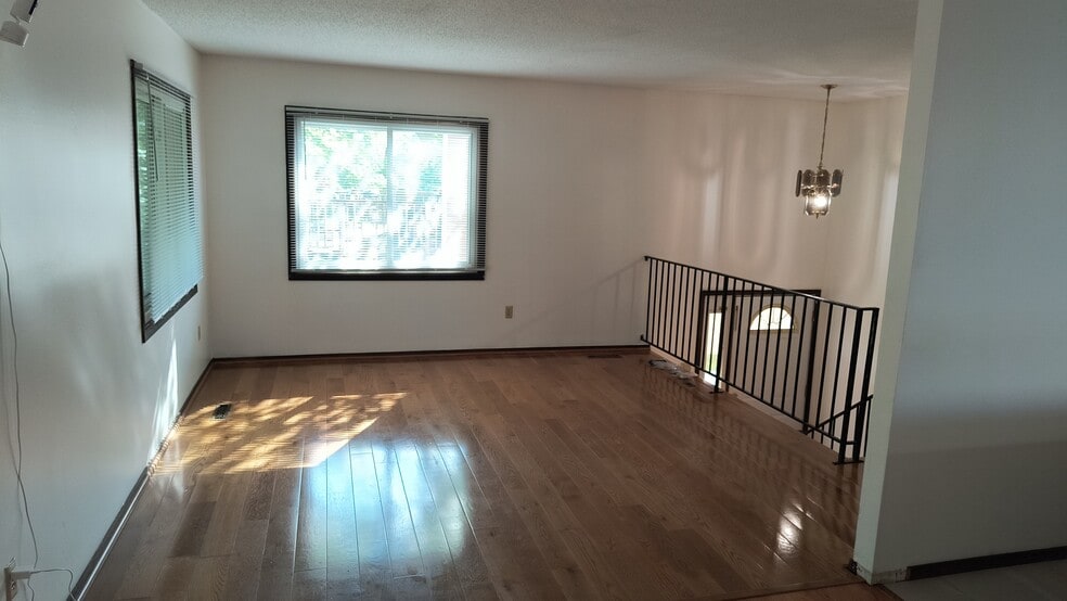 Building Photo - 7849 Rimbley Rd