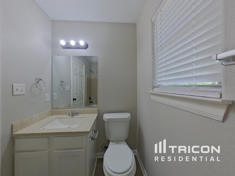 Building Photo - 10457 Royal Andrews Dr