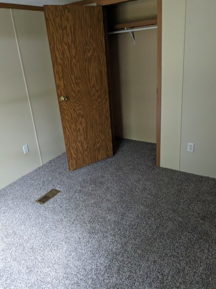 Building Photo - 4684 Rosemarie St