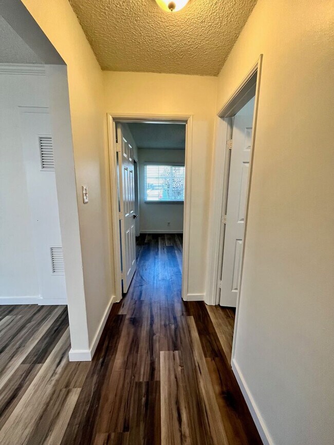 Building Photo - 4108 Redondo Beach Blvd