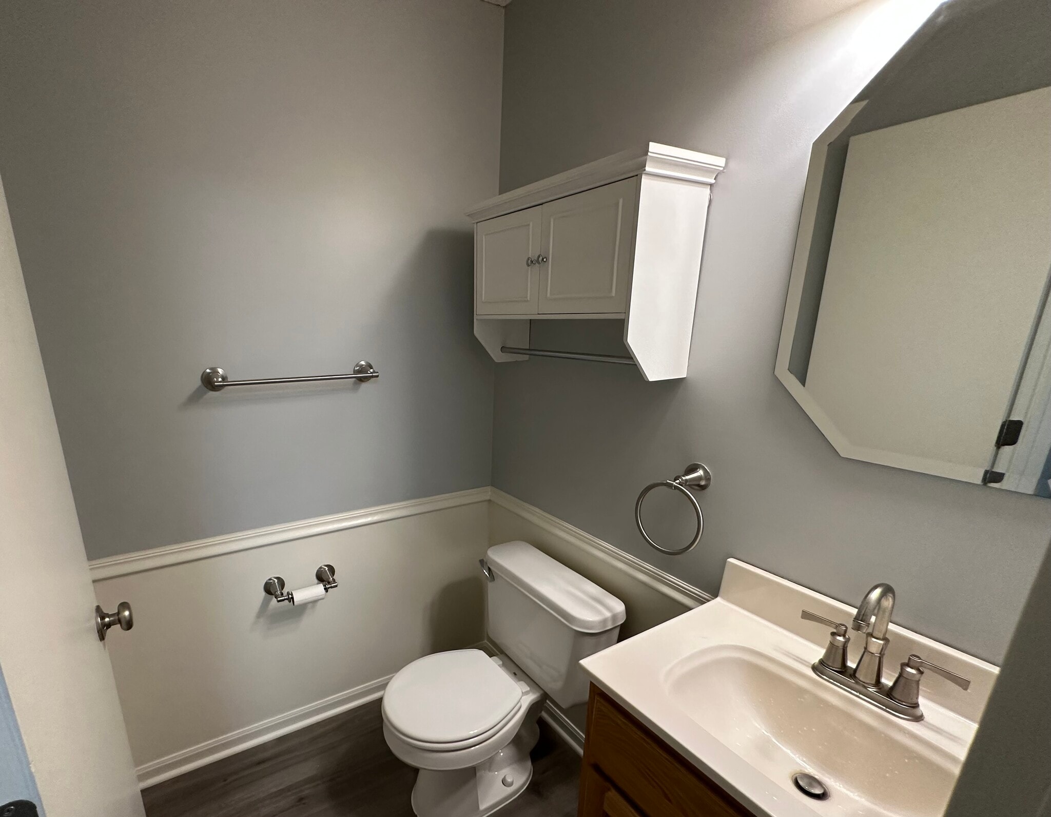 Building Photo - 10802 Lexington Dr