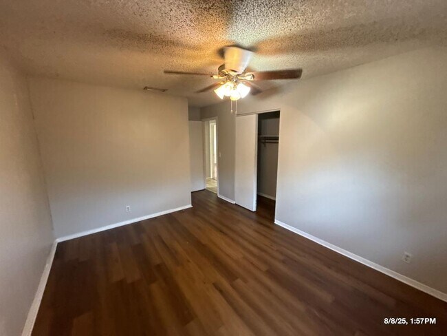 Building Photo - 4058 Minoso St
