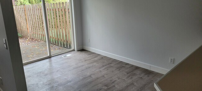 Building Photo - 12204 SE 7th St