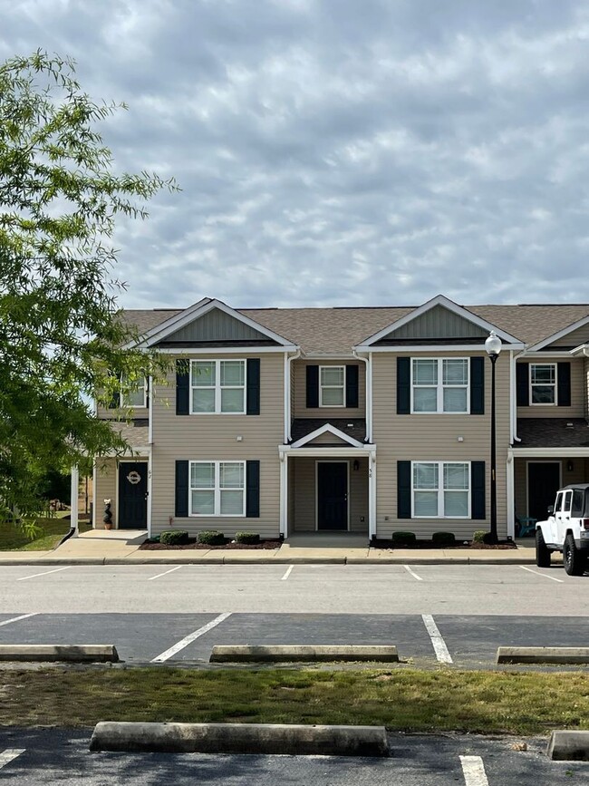 Building Photo - New build townhome!