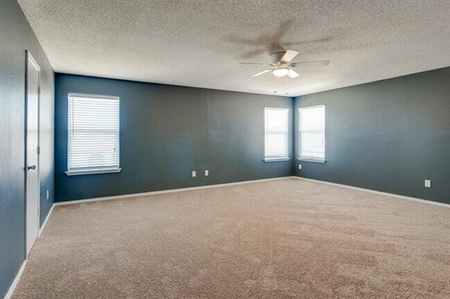 Building Photo - 3821 Bandera Ranch Rd