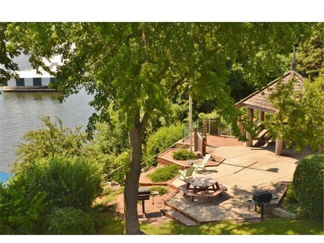 Building Photo - 4407 Wilshire Blvd