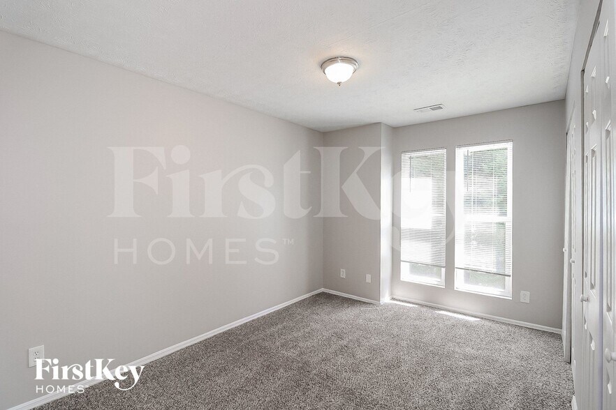 Building Photo - 3824 London Dr