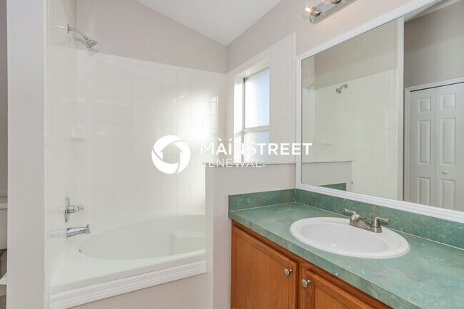 Building Photo - 4 Bedroom Pet-Friendly Home in Kissimmee, ...