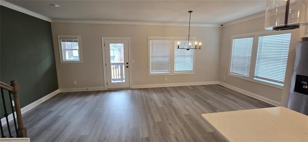 Building Photo - 400 Elise Wy