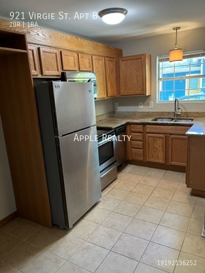 Building Photo - 921 Virgie St