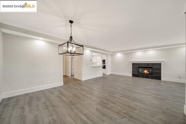 Building Photo - 905 Lido Cir