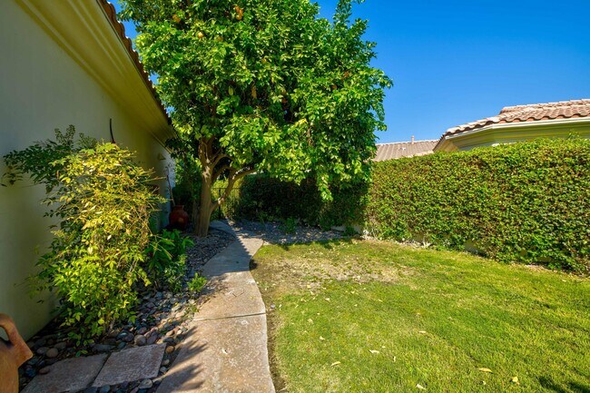 Building Photo - 50500 Cypress Point Dr