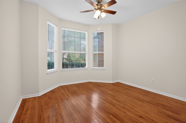 Building Photo - 15 S Avonlea Cir