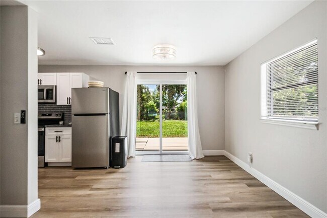 Building Photo - 211 Woodmere Blvd