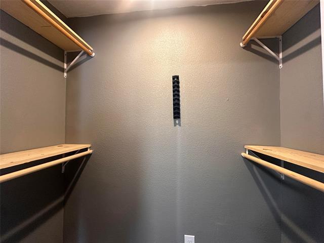 Building Photo - 230 Bell St