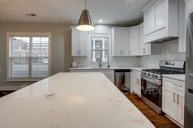 Building Photo - 1188 Faxon Ave