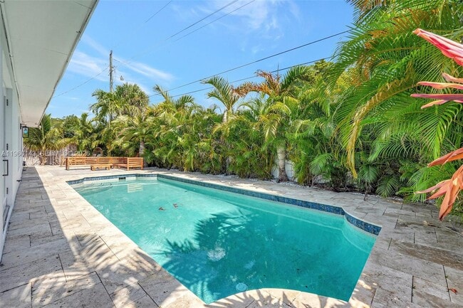 Building Photo - 701 NE 8th St