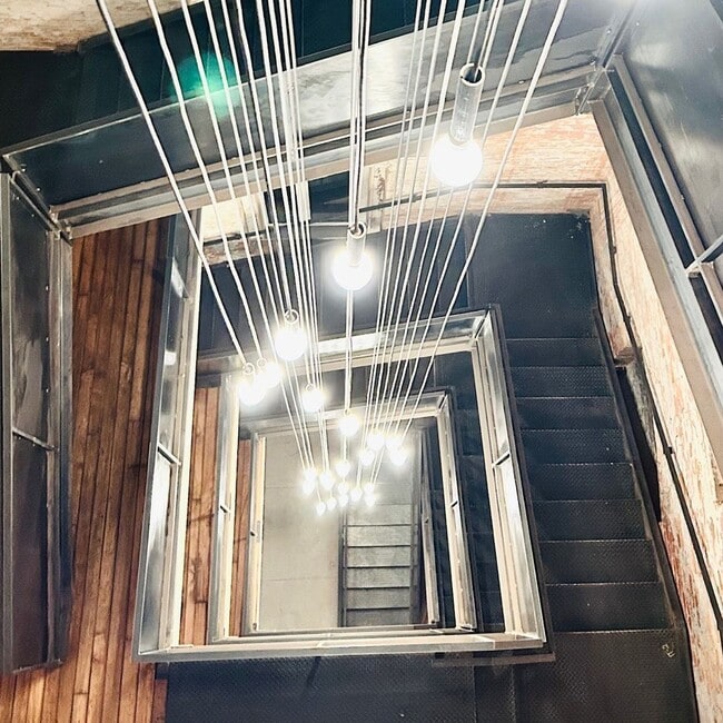 Building Photo - Historic Charm, Modern Luxury, 1 bedroom c...