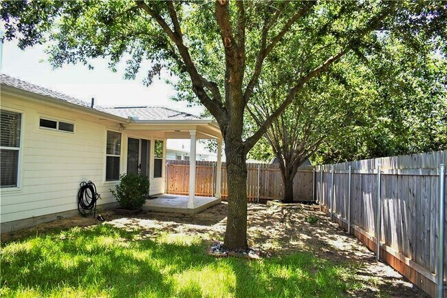 Building Photo - 3715 Julianas Way