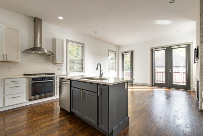 Building Photo - 336 Vivelle Ave