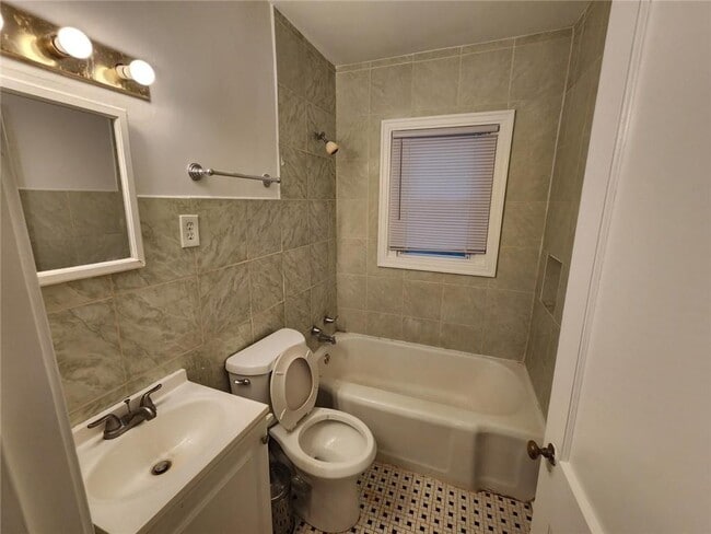 Building Photo - 2431 N Decatur Rd