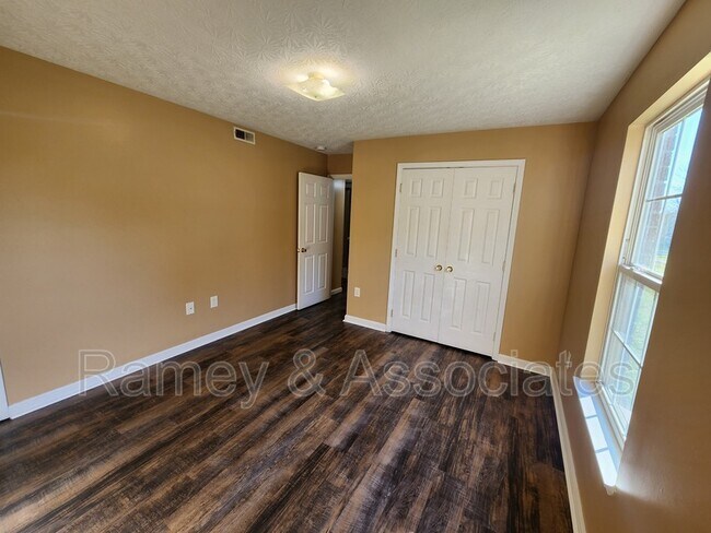 Building Photo - 219 Highland Blvd