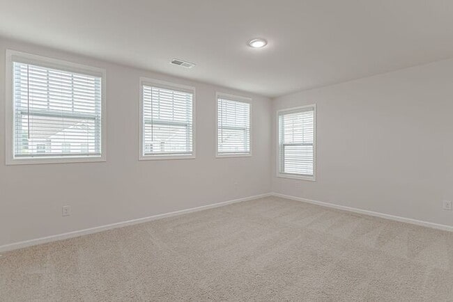Building Photo - Townhome in Popular Sudduth Farms in Greer...