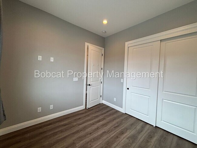 Building Photo - 3108 Cambria Lp