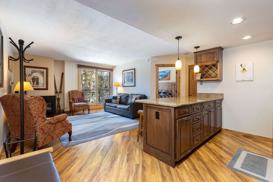 Building Photo - 455 Village Rd