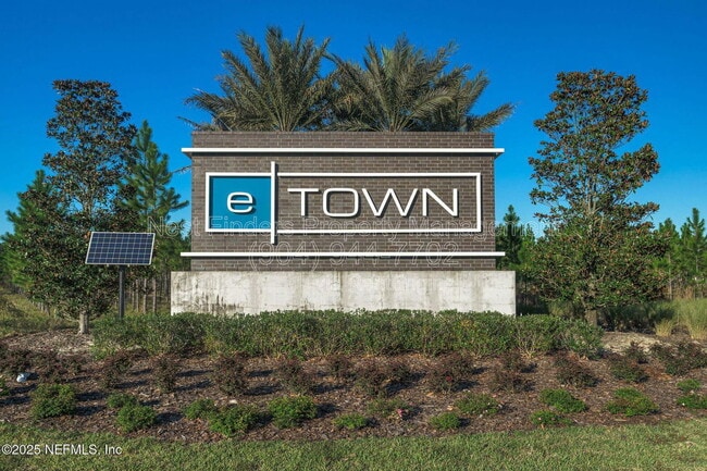 Building Photo - 10682 Aventura Dr