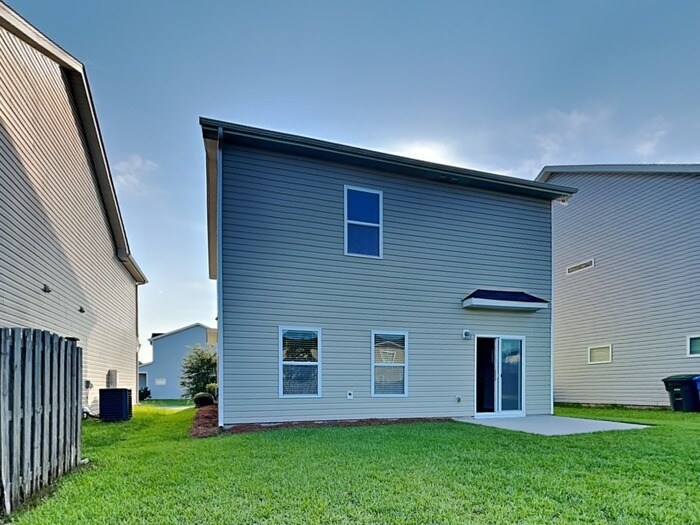 Building Photo - 239 Beacon Field Rd