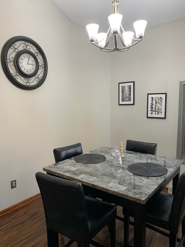 Building Photo - 109 Hollyridge Ln