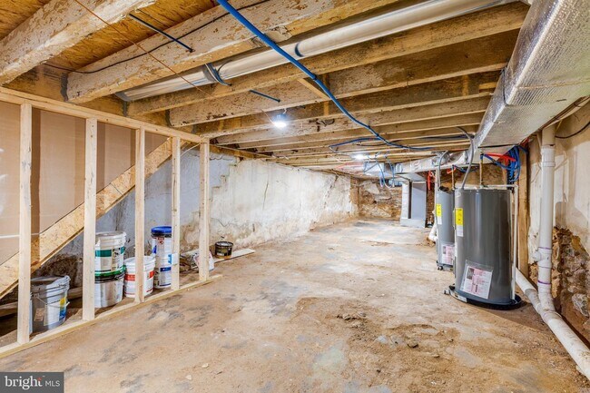 Building Photo - 6027 Delancey St