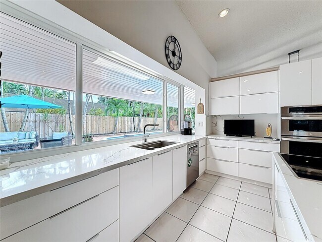 Building Photo - 10462 SW 121st St