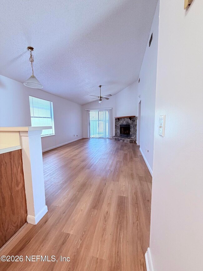 Building Photo - 8742 Pinevalley Ln