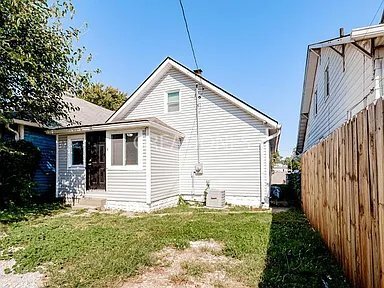 Building Photo - 1557 Lawton Ave