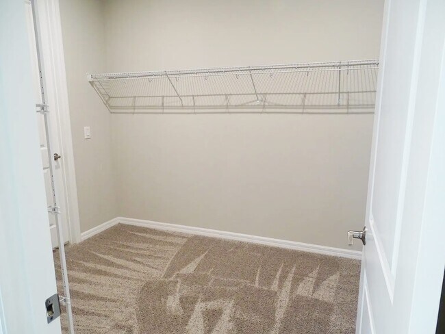 Building Photo - 5911 Fieldmoor Ct