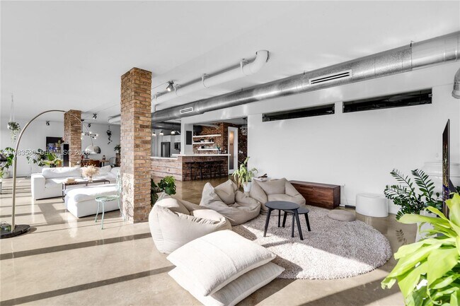 Building Photo - 5701 Biscayne Blvd