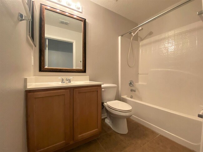 Building Photo - Beautiful 3 bedroom Port Orange Home!