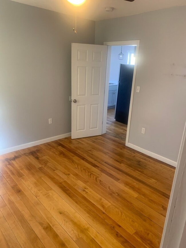 Building Photo - 30 Hemans St