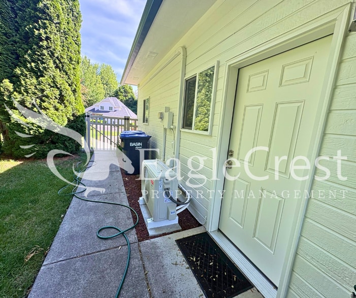 Building Photo - Brand-New Bright & Open Studio Apartment ~ $300.00 OFF 2nd Month Rent!!