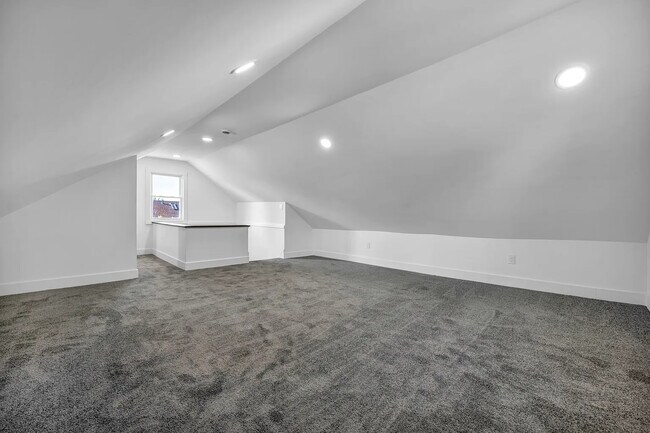 Building Photo - 2128 Hampstead Rd