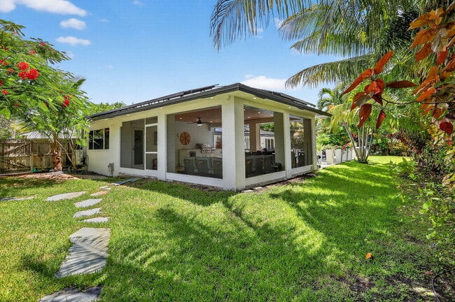 Building Photo - 600 NE 4th St