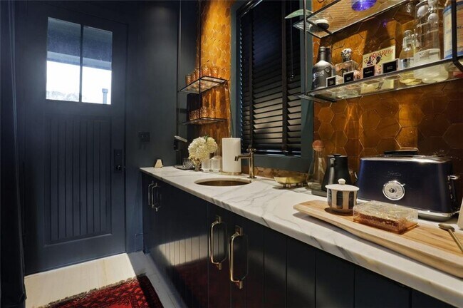 Building Photo - 11291 Serenbe Ln