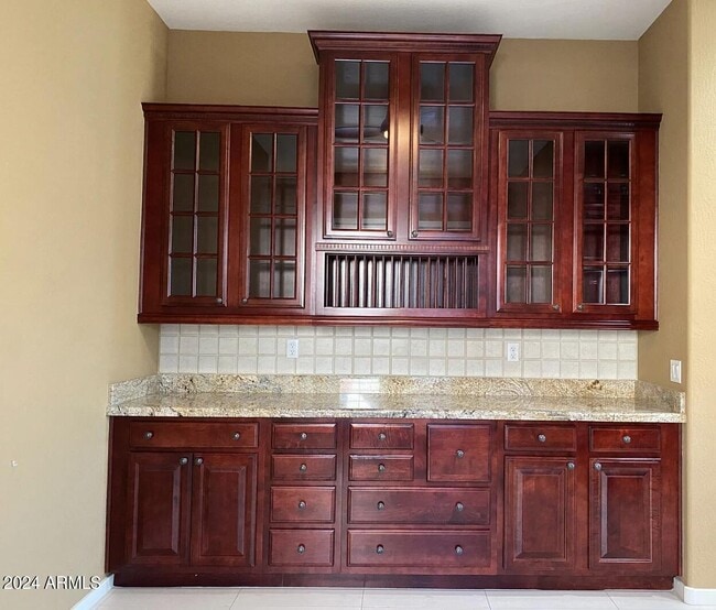 Building Photo - 1223 E Moss St